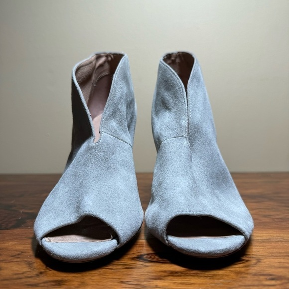 Halogen Grey Suede Leather Booties size 7 - Picture 7 of 13
